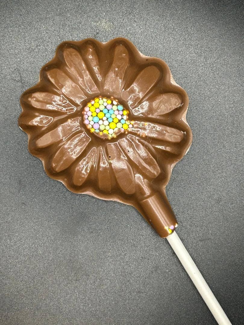 Norm & Lenore - Daisy Milk Chocolate Lolly