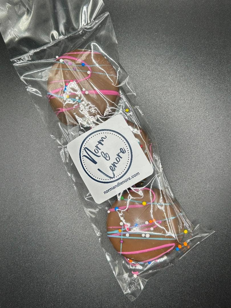 Norm & Lenore - Milk Chocolate Coated Birthday Cake Oreo