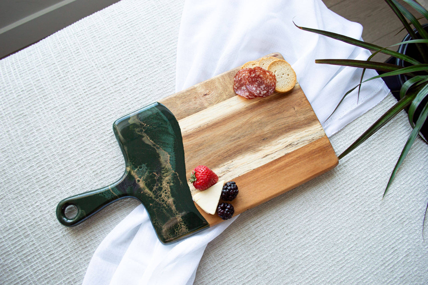 Lynn & Liana Designs - Charcuterie Board - Medium 8" x 16" Caribbean Blue