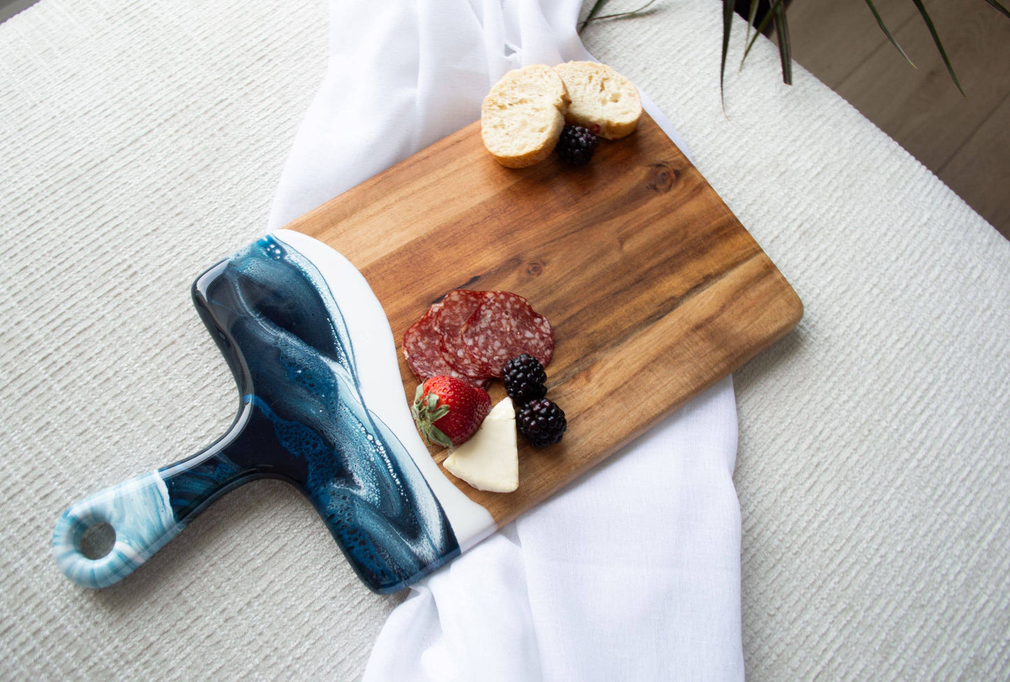 Lynn & Liana Designs - Charcuterie Board - Medium 8" x 16" Caribbean Blue