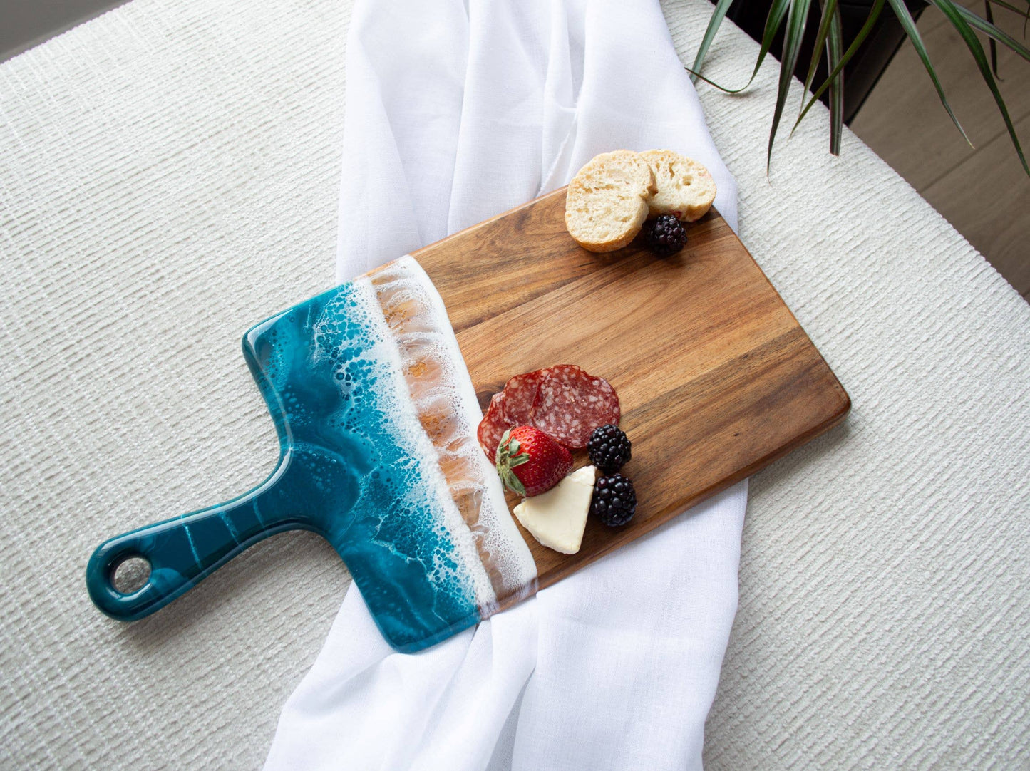 Lynn & Liana Designs - Charcuterie Board - Medium 8" x 16" Caribbean Blue