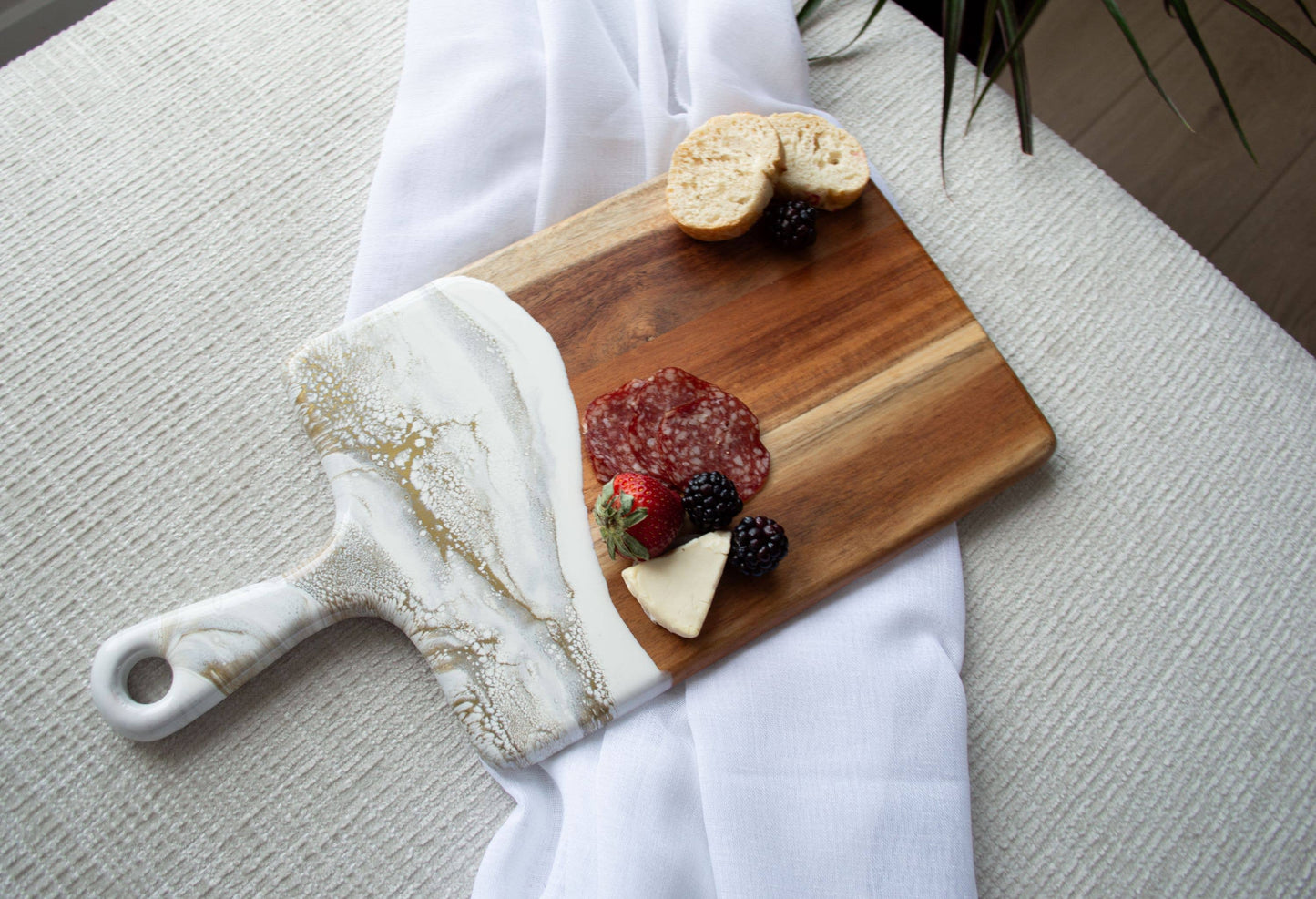 Lynn & Liana Designs - Charcuterie Board - Medium 8" x 16" Caribbean Blue