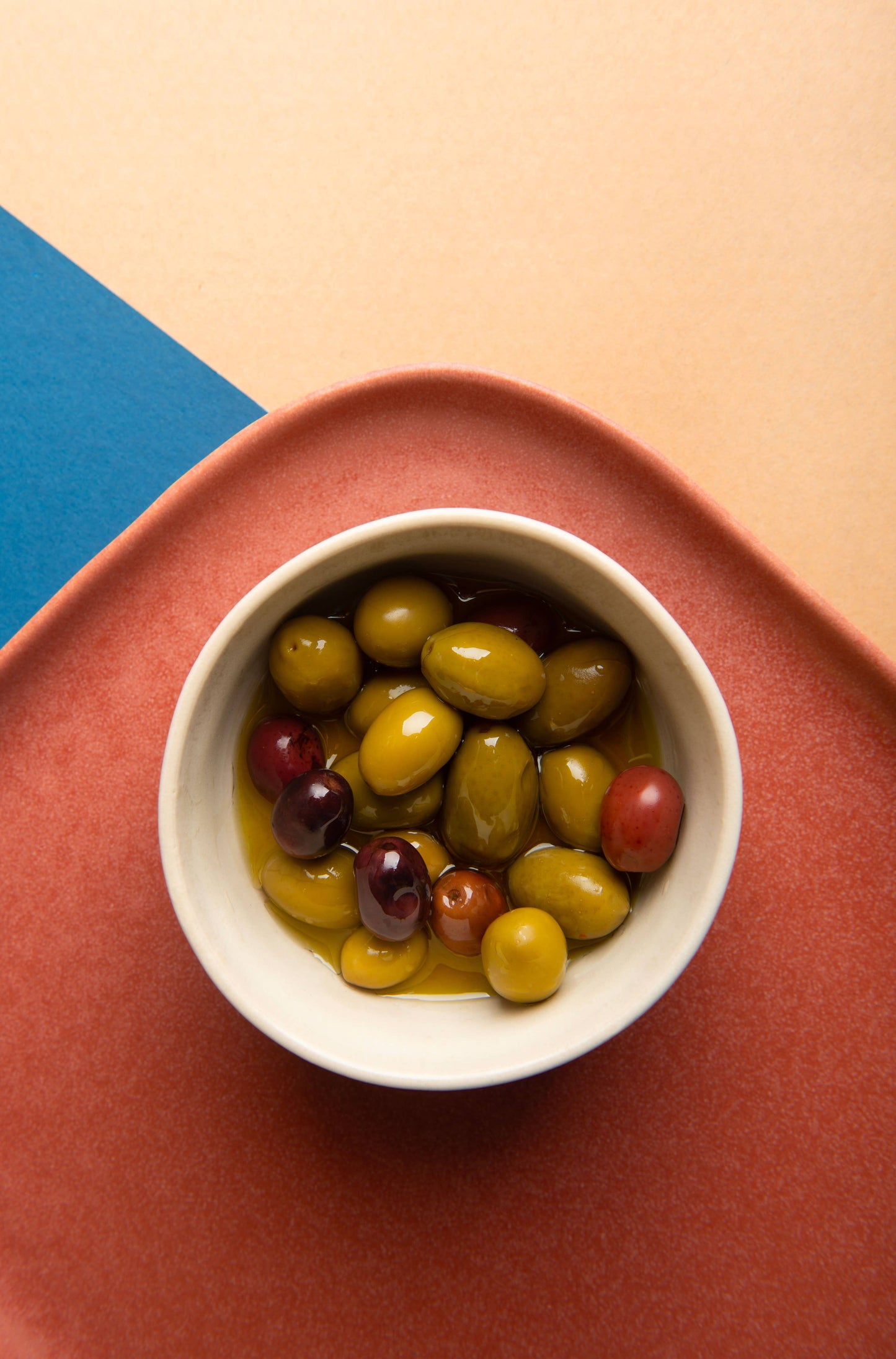 Favuzzi - Spicy Olive Mix With Garlic
