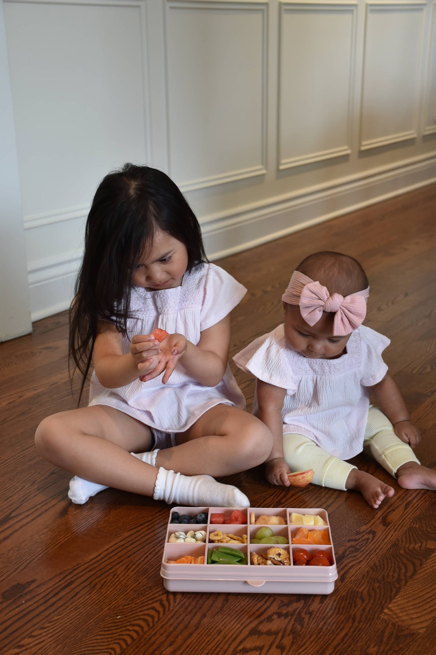 melii - Snackle Box, Divided Snack Container with 12 Compartments: Pink